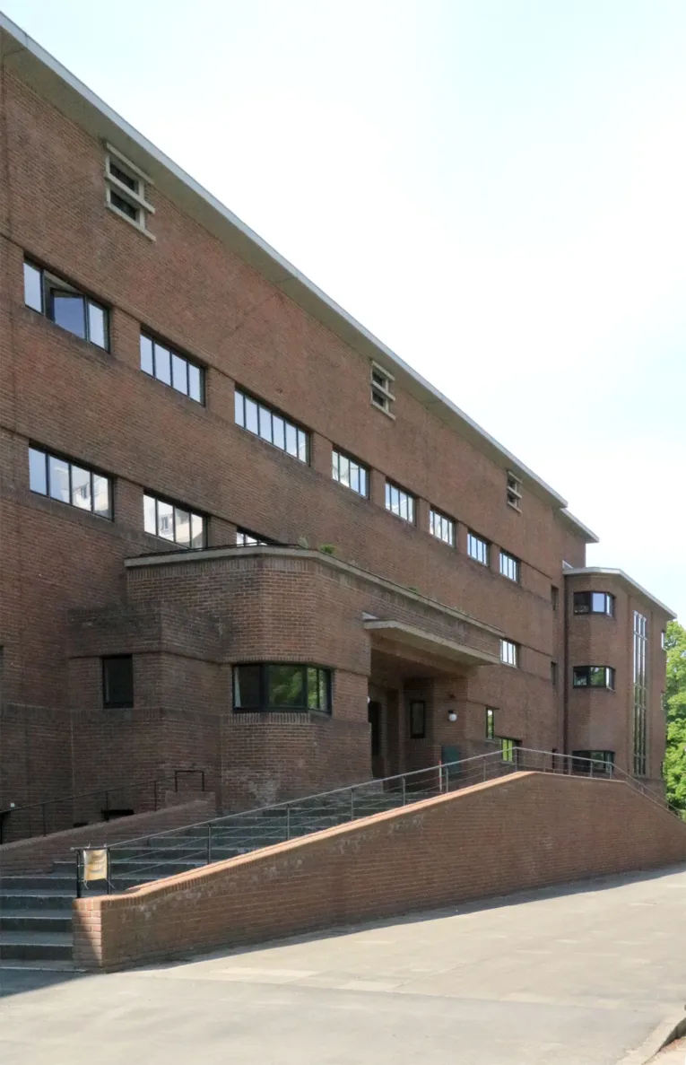 Außenansicht des Pflegezentrums Heinemanhof